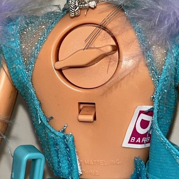 Barbie USA Olympic Ice Skater Figure Skating Doll Mattel Vintage 1997 - Picture 8 of 16